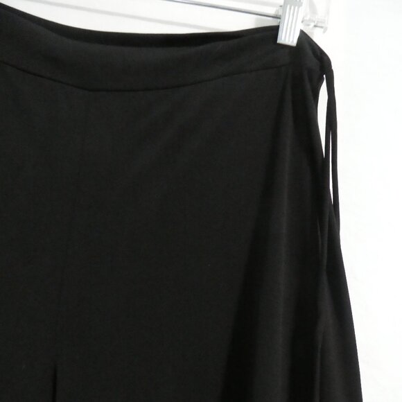 AB STUDIO | large | Capri Leggings With Decorative Double String Sides | USA - Picture 5 of 16